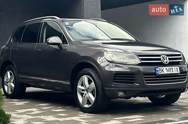 Позашляховик / Кросовер Volkswagen Touareg 2011 в 