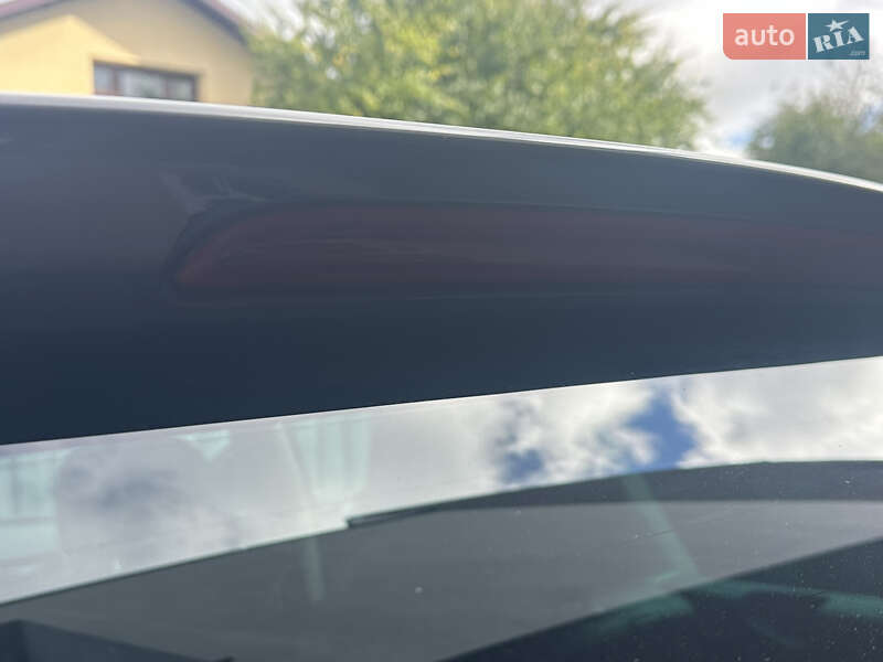 Внедорожник / Кроссовер Volkswagen Touareg 2011 в Ровно