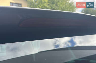 Позашляховик / Кросовер Volkswagen Touareg 2011 в 
