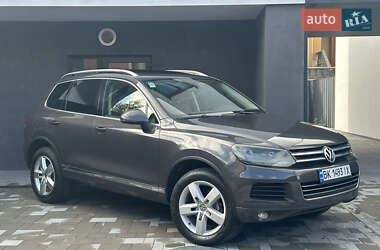 Позашляховик / Кросовер Volkswagen Touareg 2011 в 