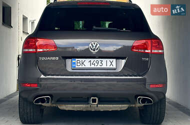 Позашляховик / Кросовер Volkswagen Touareg 2011 в 