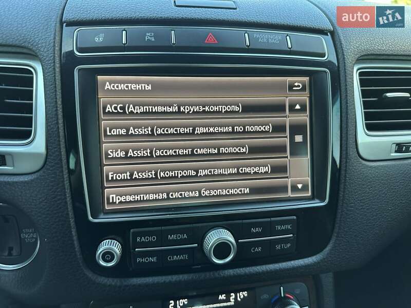 Позашляховик / Кросовер Volkswagen Touareg 2015 в Києві