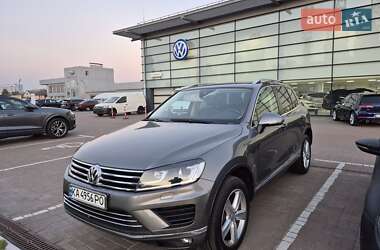 Внедорожник / Кроссовер Volkswagen Touareg 2017 в 