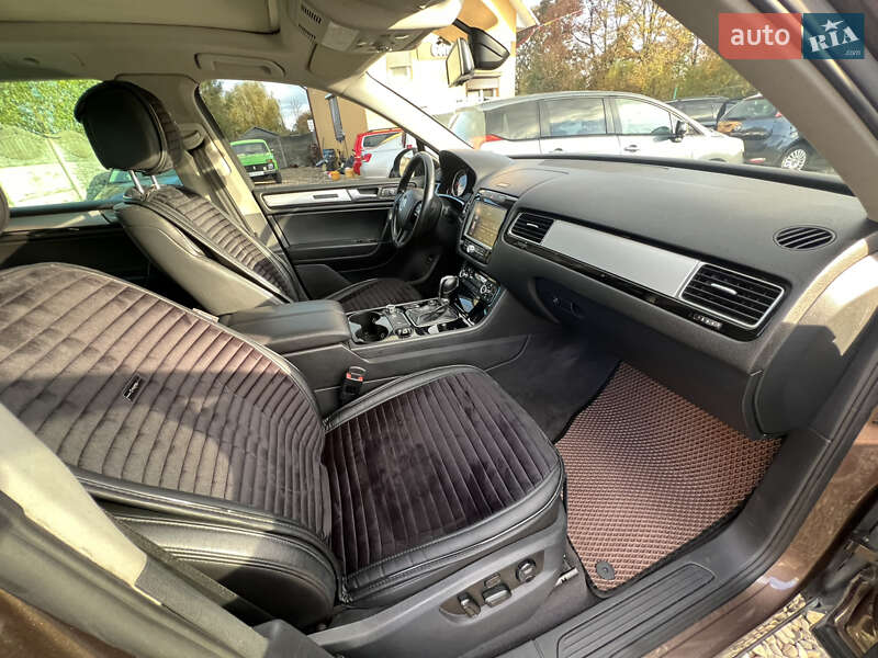 Внедорожник / Кроссовер Volkswagen Touareg 2010 в Коломые