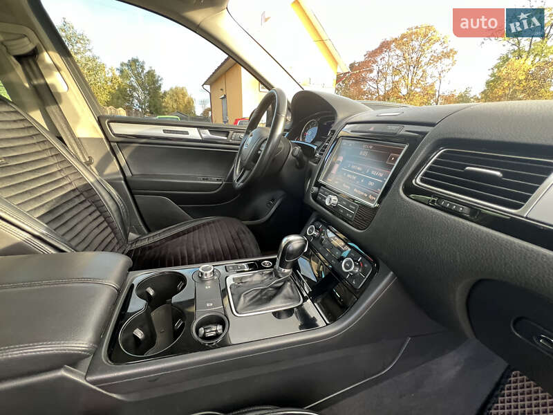 Внедорожник / Кроссовер Volkswagen Touareg 2010 в Коломые