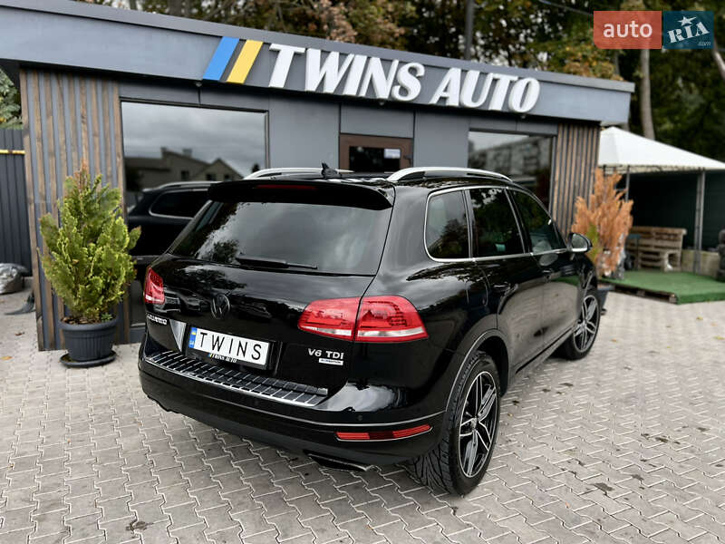 Позашляховик / Кросовер Volkswagen Touareg 2016 в Одесі