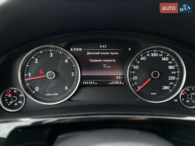 Позашляховик / Кросовер Volkswagen Touareg 2010 в Києві