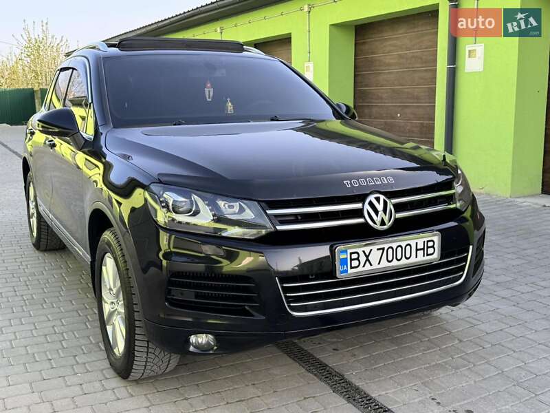Внедорожник / Кроссовер Volkswagen Touareg 2011 в 