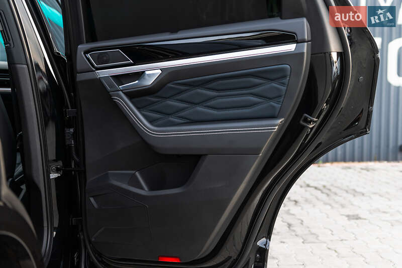 Внедорожник / Кроссовер Volkswagen Touareg 2024 в Мукачево