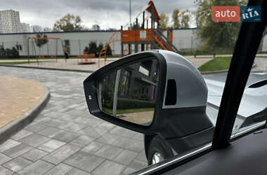 Внедорожник / Кроссовер Volkswagen Touareg 2020 в 