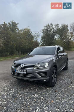 Внедорожник / Кроссовер Volkswagen Touareg 2015 в Баштанке