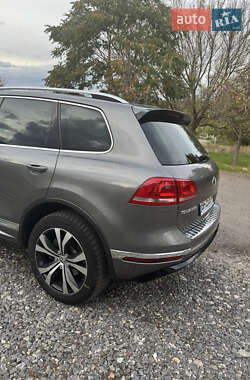 Внедорожник / Кроссовер Volkswagen Touareg 2015 в 