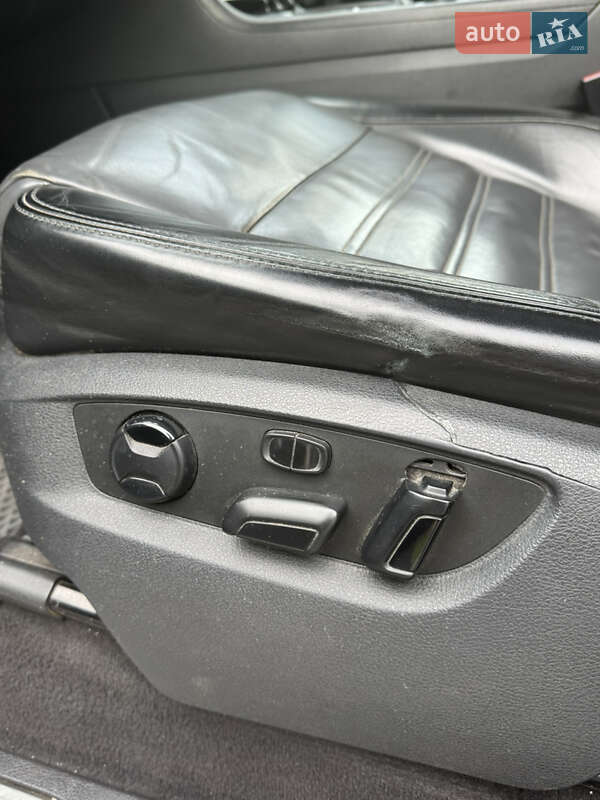 Внедорожник / Кроссовер Volkswagen Touareg 2015 в Баштанке