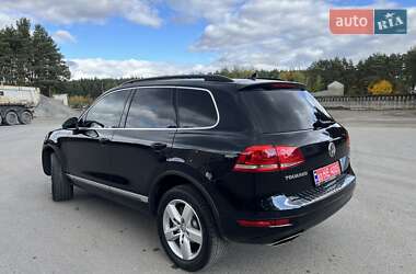 Внедорожник / Кроссовер Volkswagen Touareg 2011 в 