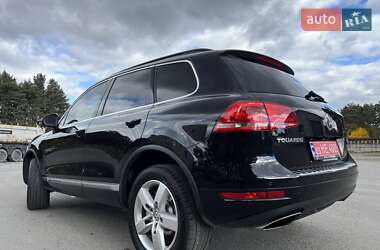 Внедорожник / Кроссовер Volkswagen Touareg 2011 в 