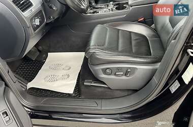 Внедорожник / Кроссовер Volkswagen Touareg 2011 в 