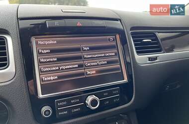 Внедорожник / Кроссовер Volkswagen Touareg 2011 в 