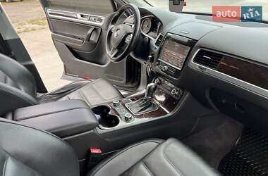 Внедорожник / Кроссовер Volkswagen Touareg 2011 в 