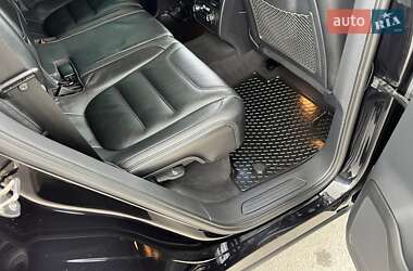 Внедорожник / Кроссовер Volkswagen Touareg 2011 в 