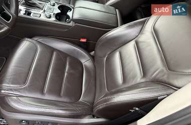 Внедорожник / Кроссовер Volkswagen Touareg 2017 в 