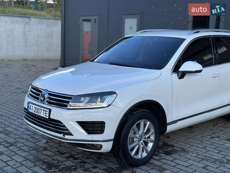 Внедорожник / Кроссовер Volkswagen Touareg 2014 в Киеве