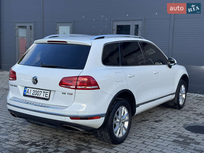 Внедорожник / Кроссовер Volkswagen Touareg 2014 в Киеве