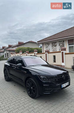 Внедорожник / Кроссовер Volkswagen Touareg 2018 в 