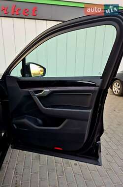 Внедорожник / Кроссовер Volkswagen Touareg 2021 в 