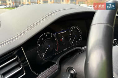Внедорожник / Кроссовер Volkswagen Touareg 2018 в 