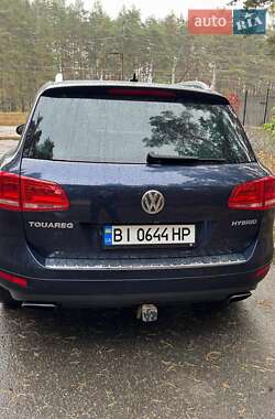 Внедорожник / Кроссовер Volkswagen Touareg 2013 в 