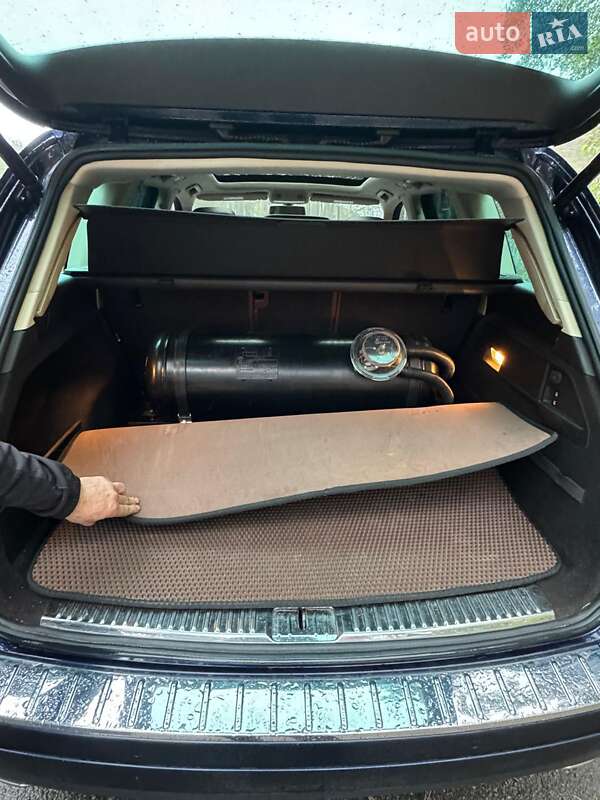 Внедорожник / Кроссовер Volkswagen Touareg 2013 в Полтаве