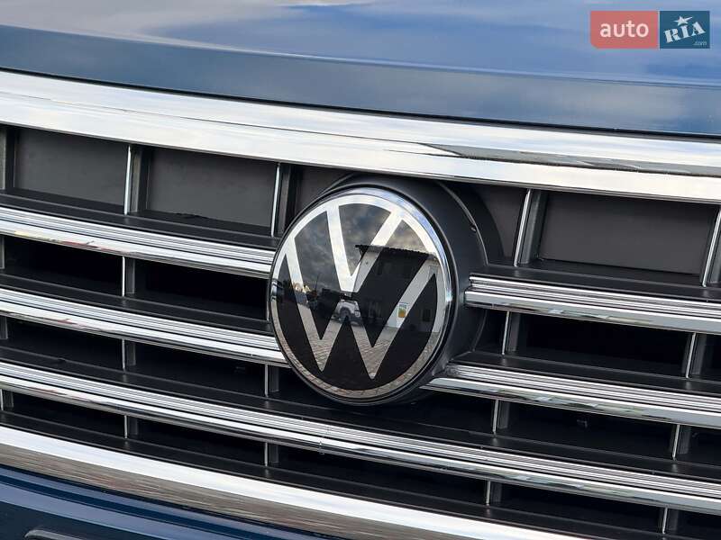 Внедорожник / Кроссовер Volkswagen Touareg 2021 в Луцке