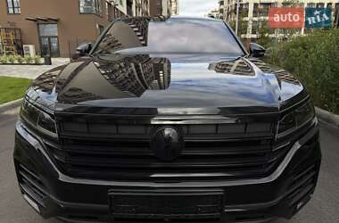 Позашляховик / Кросовер Volkswagen Touareg 2020 в Києві