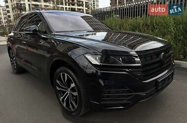 Внедорожник / Кроссовер Volkswagen Touareg 2020 в 