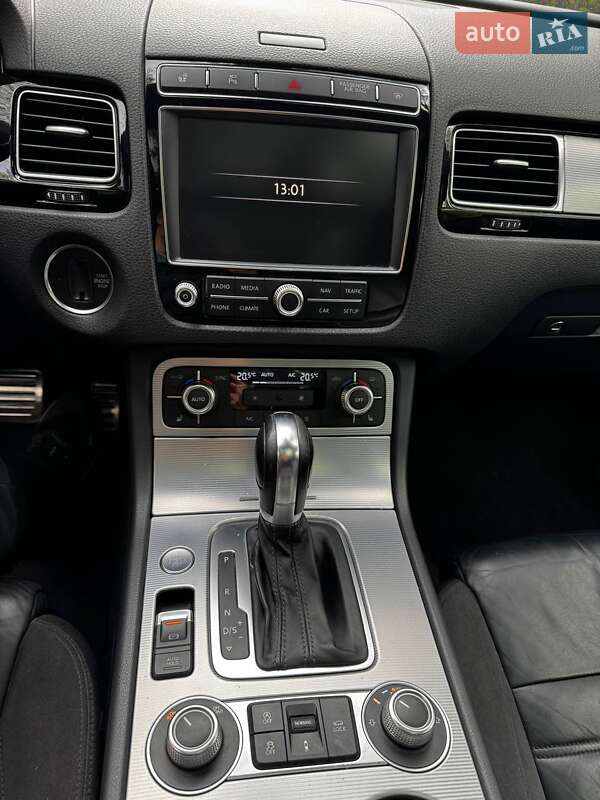 Внедорожник / Кроссовер Volkswagen Touareg 2016 в Тернополе