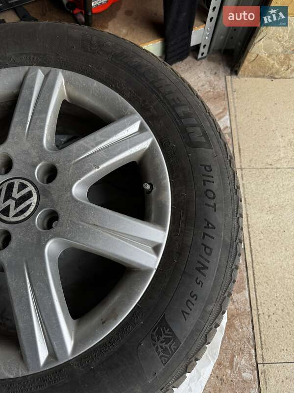 Внедорожник / Кроссовер Volkswagen Touareg 2016 в Тернополе