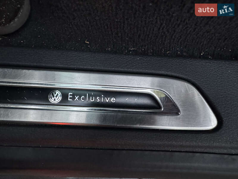 Позашляховик / Кросовер Volkswagen Touareg 2017 в Києві