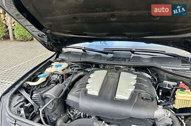 Внедорожник / Кроссовер Volkswagen Touareg 2011 в 
