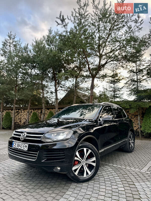 Внедорожник / Кроссовер Volkswagen Touareg 2011 в Черновцах