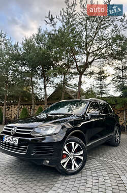 Внедорожник / Кроссовер Volkswagen Touareg 2011 в 