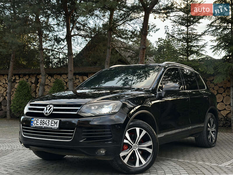 Внедорожник / Кроссовер Volkswagen Touareg 2011 в Черновцах