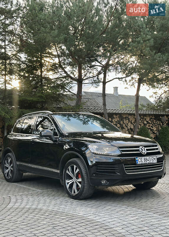 Внедорожник / Кроссовер Volkswagen Touareg 2011 в Черновцах