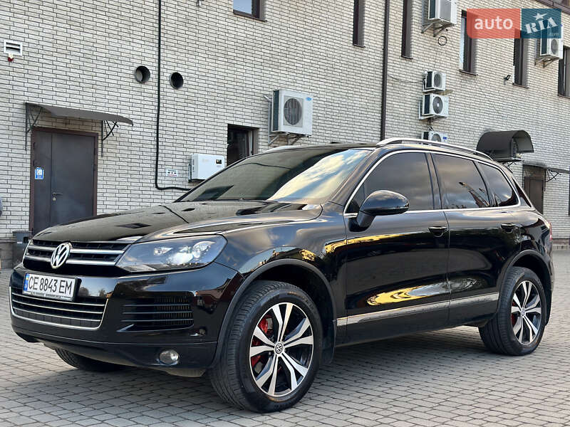 Внедорожник / Кроссовер Volkswagen Touareg 2011 в Черновцах