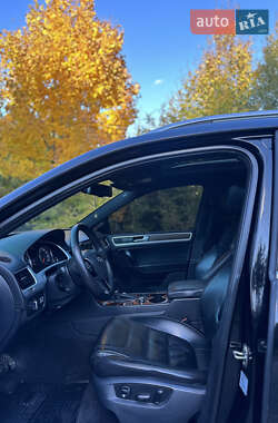Внедорожник / Кроссовер Volkswagen Touareg 2011 в 