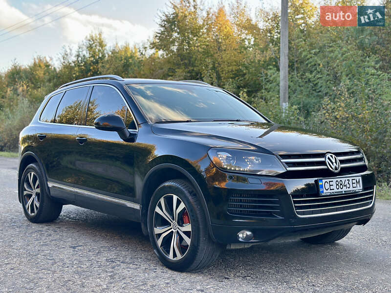 Внедорожник / Кроссовер Volkswagen Touareg 2011 в Черновцах