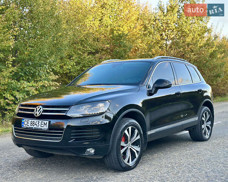 Внедорожник / Кроссовер Volkswagen Touareg 2011 в Черновцах