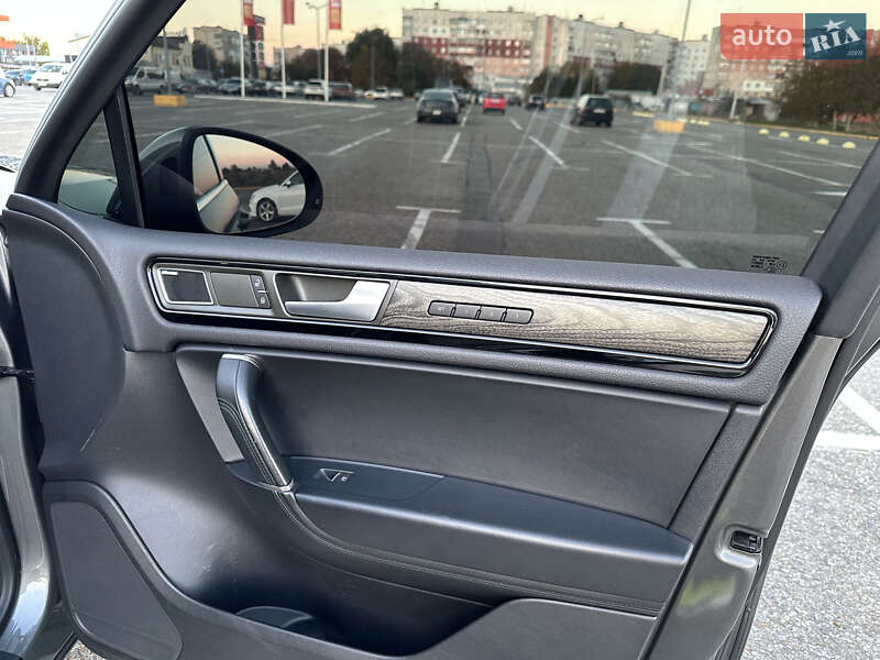 Внедорожник / Кроссовер Volkswagen Touareg 2014 в Черновцах фото 20 Внедорожник / Кроссовер Volkswagen Touareg 2014 в Черновцах