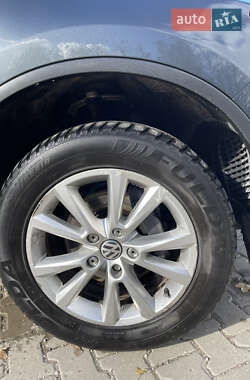 Внедорожник / Кроссовер Volkswagen Touareg 2013 в 
