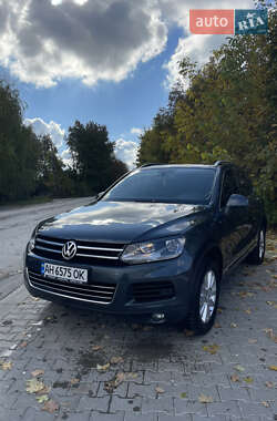 Внедорожник / Кроссовер Volkswagen Touareg 2013 в 