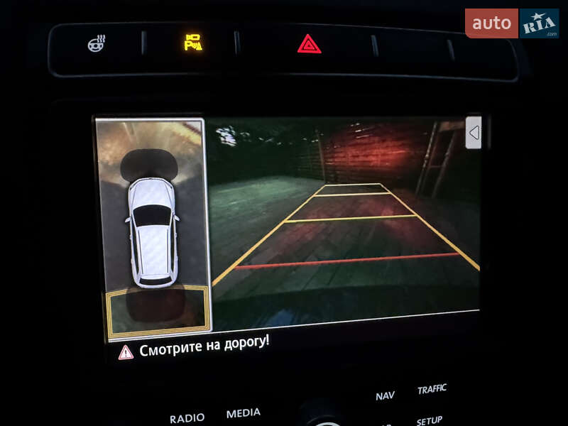 Позашляховик / Кросовер Volkswagen Touareg 2017 в Києві